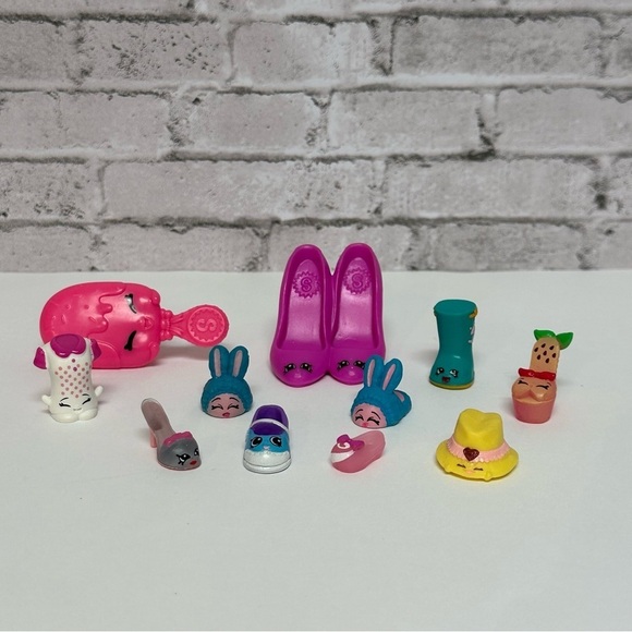 Shopkins Mini Toys 1/2-inch Lot of 8 - Picture 1 of 10